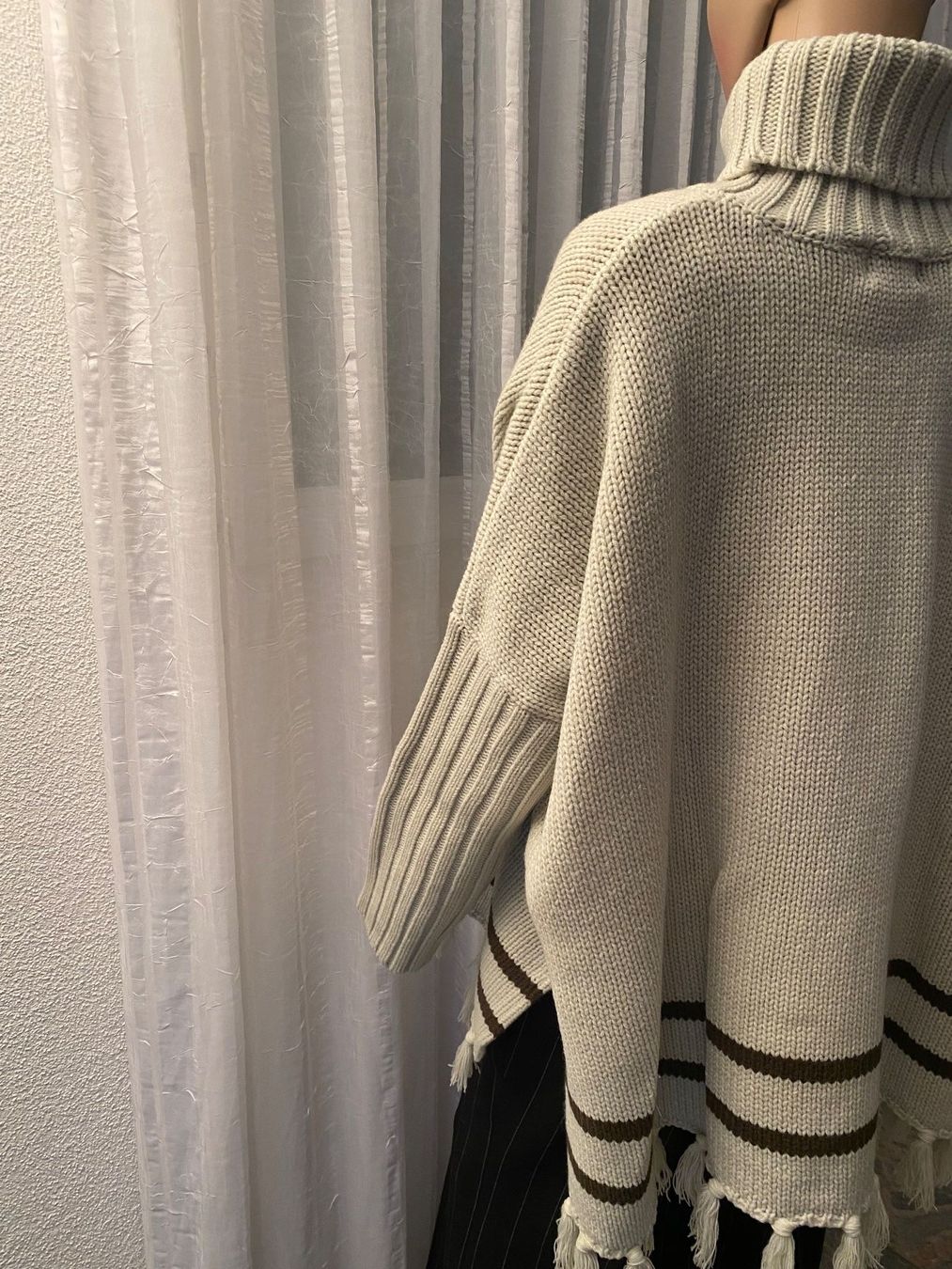 Maglioni & Felpe: perfekter Auftritt mit diesem Poncho-Pullover, 42/44 – Nuovo e nell'imballaggio originale da Winkel venduto da ferrari2022 5