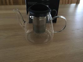Teekanne mit Siebeinsatz, 0,9 Liter, Neuwertig