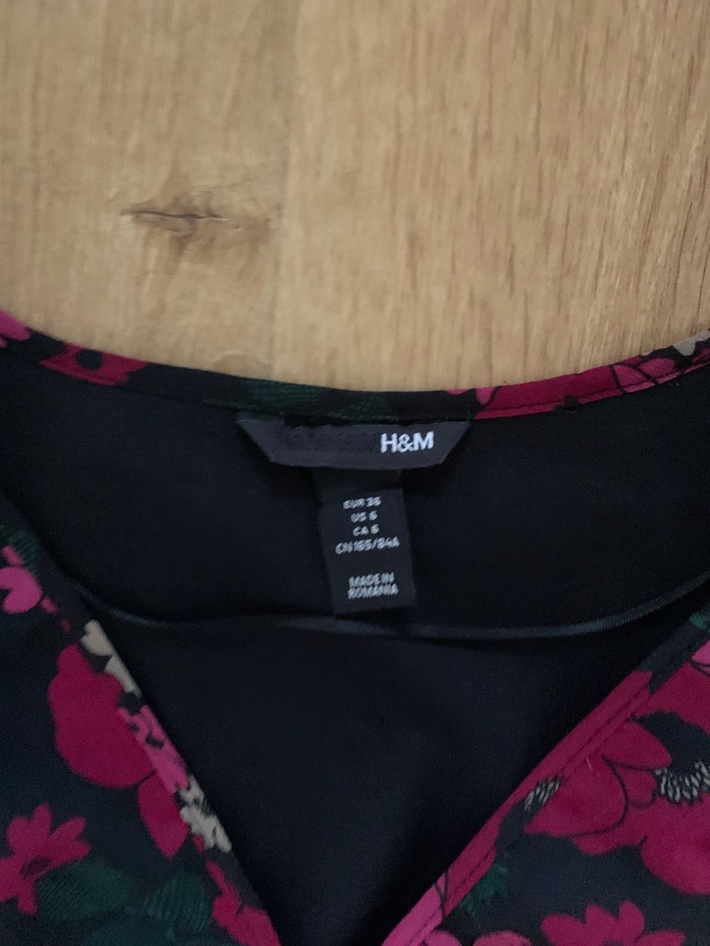 H&M Robes: Robe cocktail – D'occasion à Noville par Malik2017 1