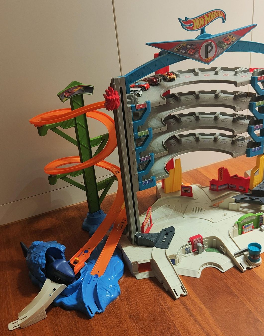 Hot Wheels Spielzeuge: Hot Wheels City Megacity Parking Garage – Gebraucht aus Dietikon von mic_5rjw 1