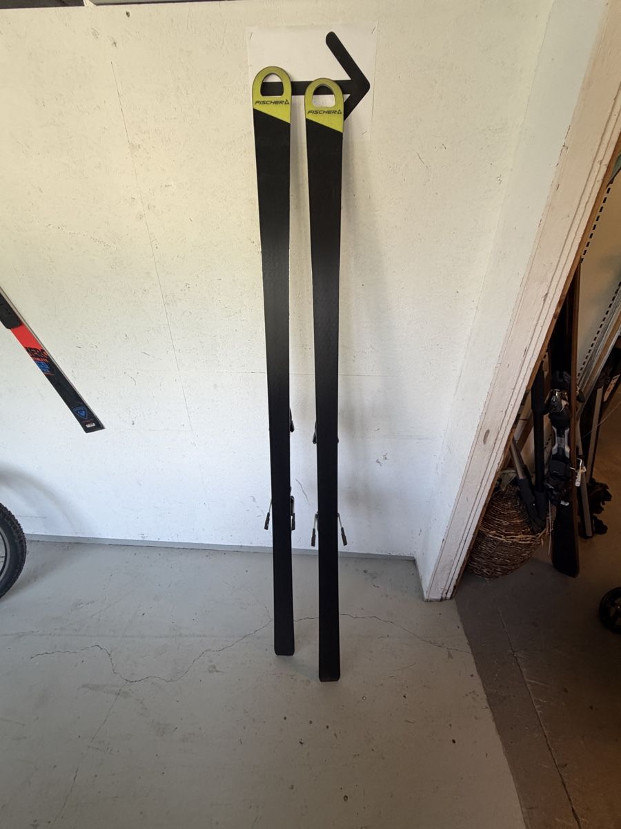 Fischer Skis: Fischr RS4 World Cup 186cm – Gebraucht aus Murten von Ski-Outlet 4