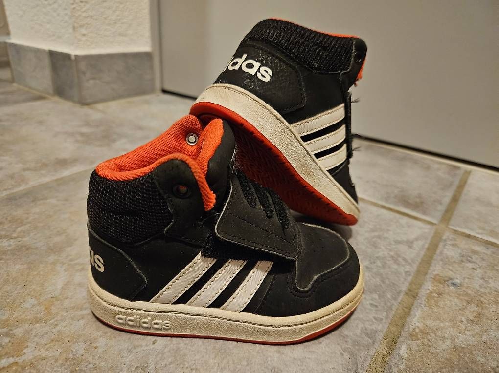 Adidas Scarpe per ragazzi: Adidas Gr. 22 – Usato da Worb venduto da jun_fj8w 1