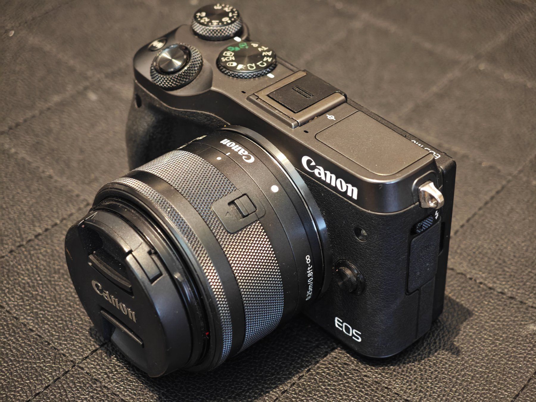 Canon Kamera: Canon EOS M6 15-45mm Kit mit EOS EF Adapter - neuwertig – Gebraucht aus Freienbach von Xyzchristianxyz 6
