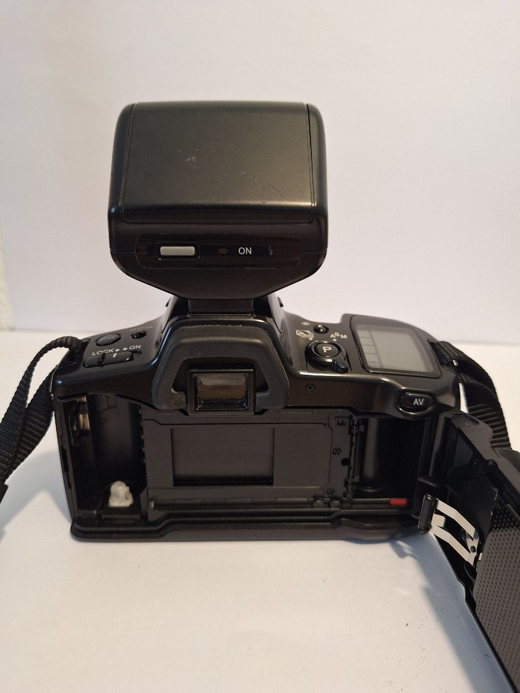 Minolta Fotocamera: Minolta Dynax 500si + 2 Objektive + Blitz + Tasche – Usato da Pfäffikon SZ venduto da TobyPeterson 3