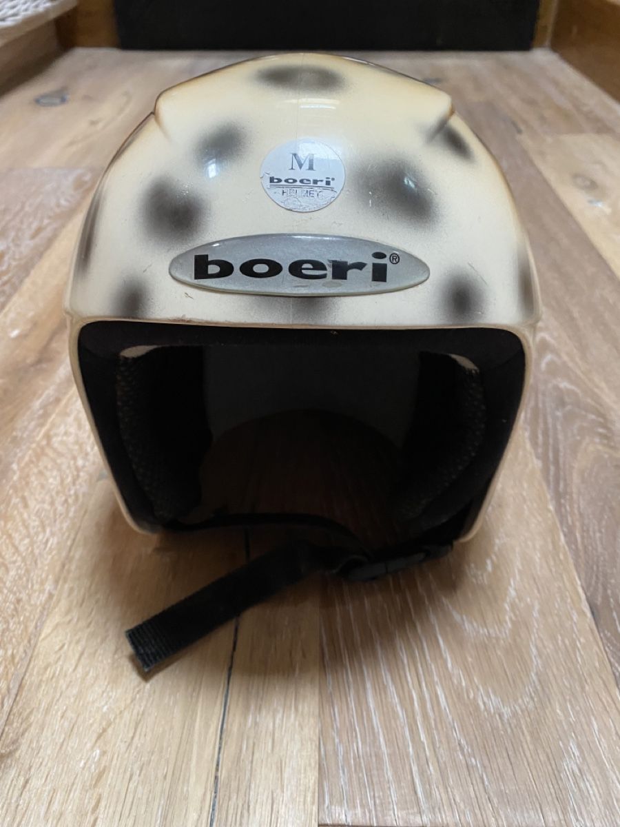 Caschi: Great child’s leopard ski helmet. 54cms – Usato da Grund b. Gstaad venduto da PlageNeige 7