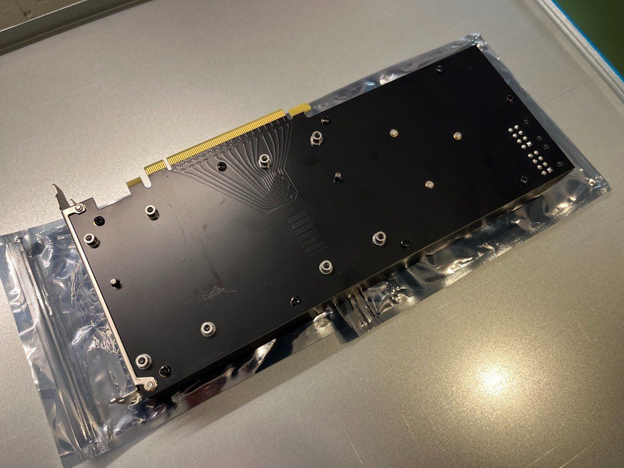 NVIDIA Tesla V100 32GB SXM2 + PCIe-Adapter + Kühlung (300W) (Gebraucht ...