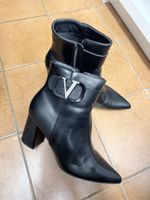 Stivaletti neri con tacco e fibbia gioiello - Autunno 49