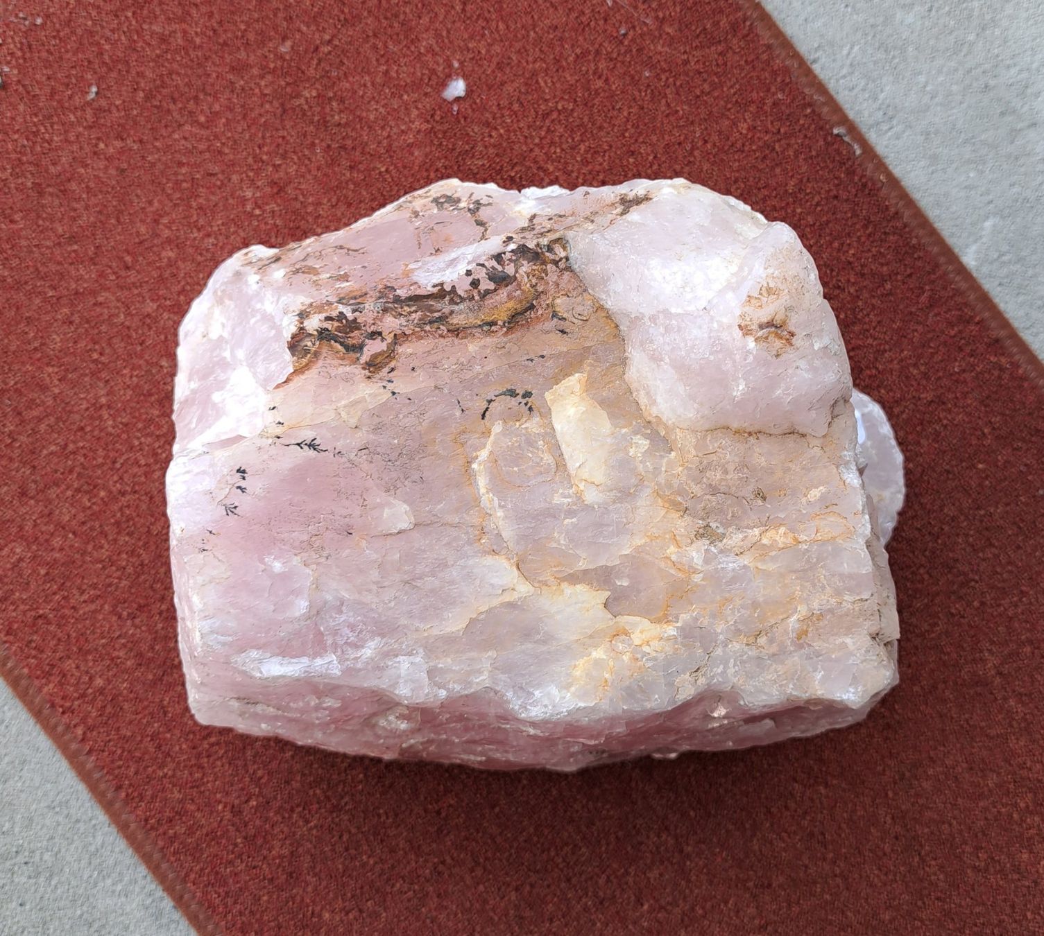 Minerali & Pietre curative: Bloc brut de Quartz Rose – Usato da Le Locle venduto da Lapidary.Duc 2