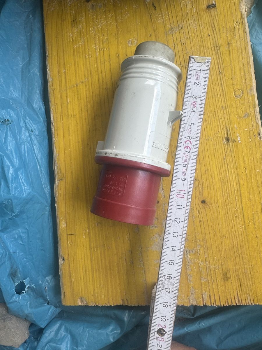 Spine: CEE-Stecker 16A 4pol 400V M – Nuovo (secondo la descrizione) da Grenchen venduto da faz_qgf2 3