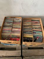 2 cartons de disque vinyle 45 t a 4 titres