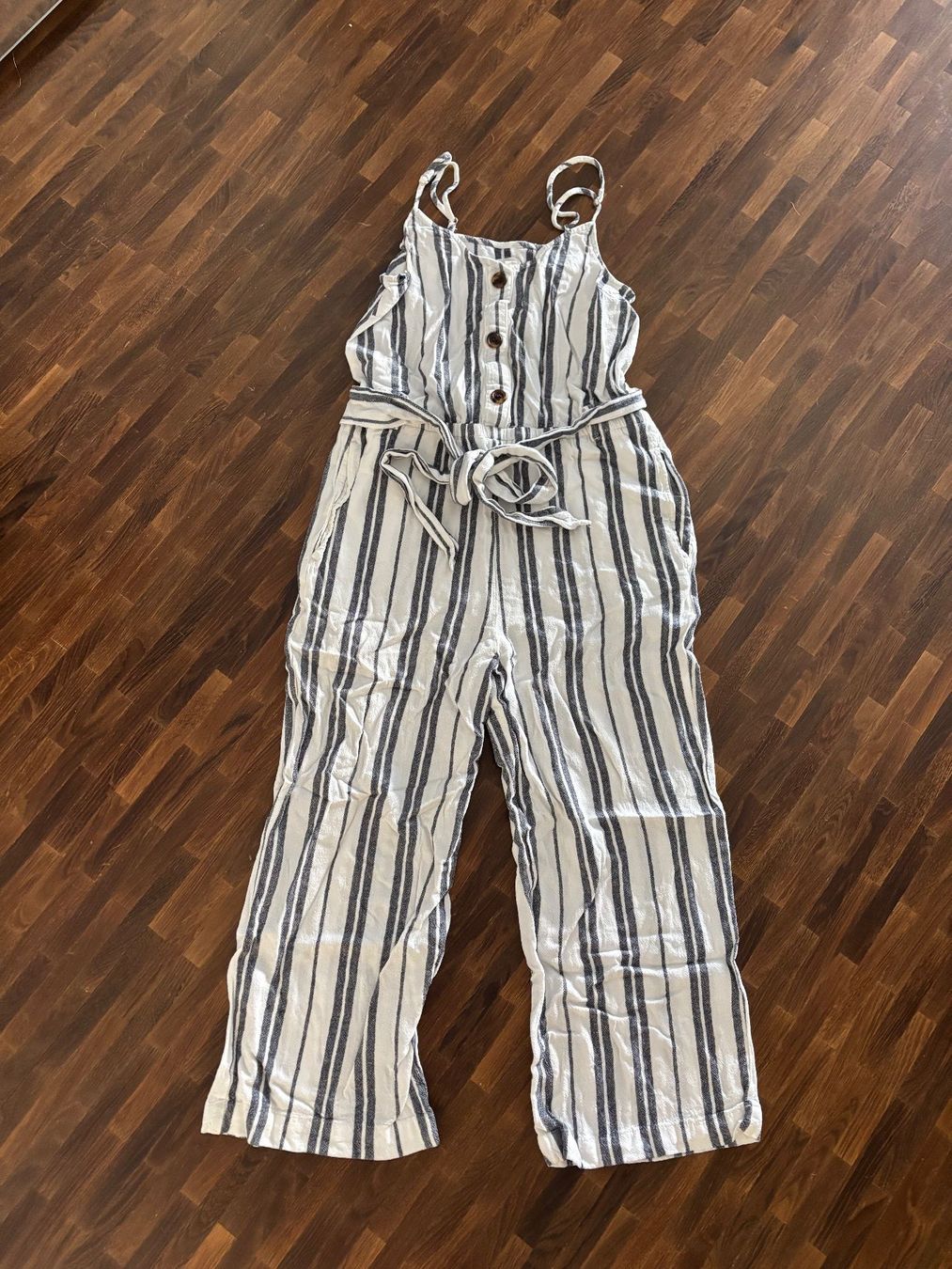 H&M Tute: H&M Jumpsuit gestreift Grösse 36 – Usato da Hinwil venduto da liviipivii