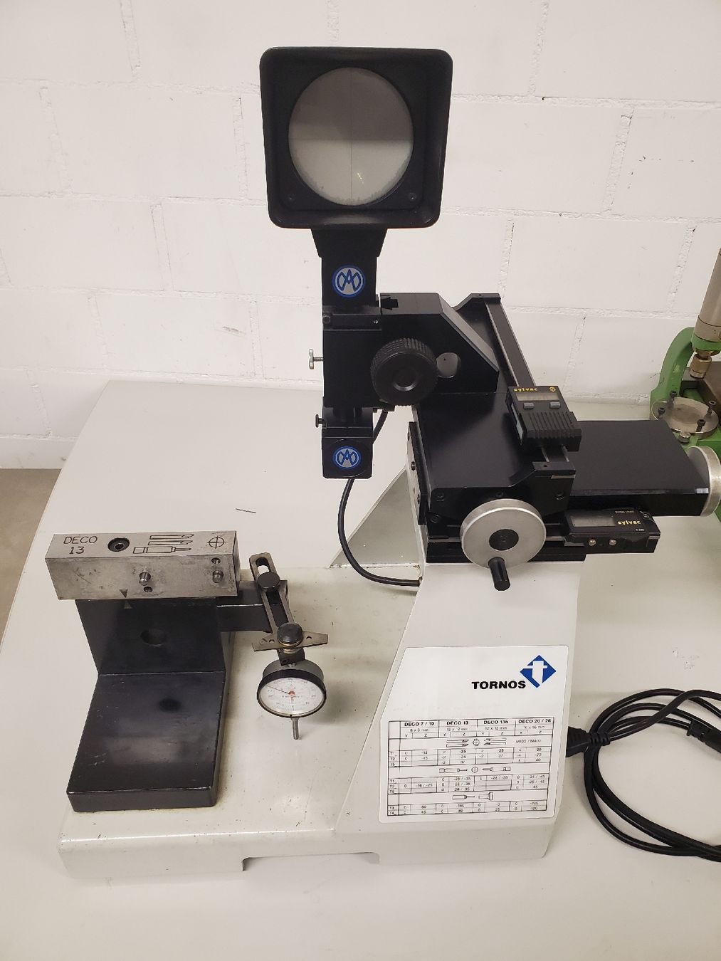Tutte le macchine: Tornos Prérégleur optique – Usato da Biel/Bienne venduto da Switzerland92 7