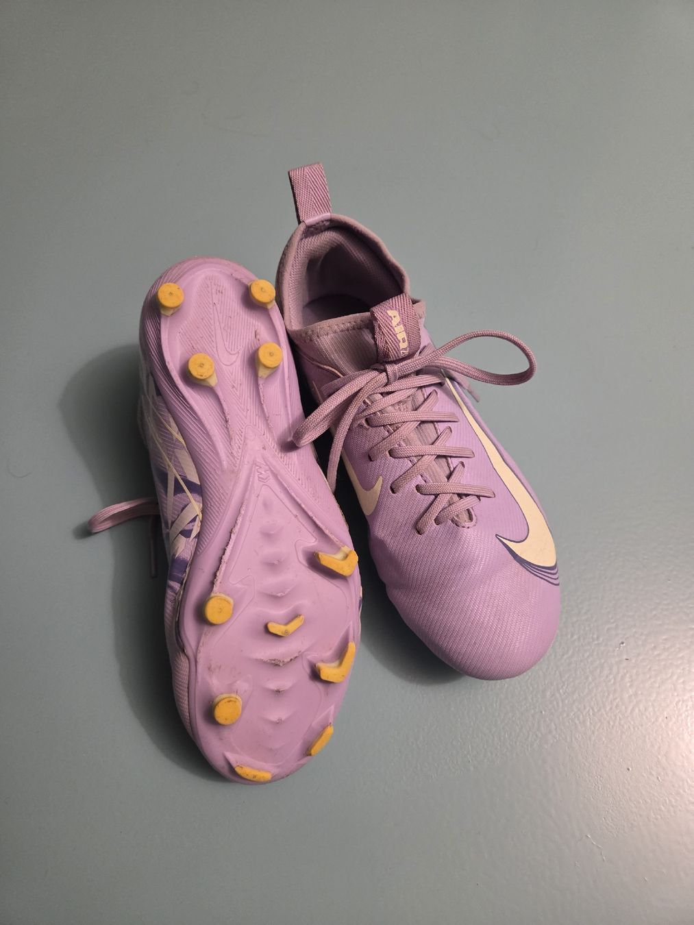 Nike Scarpe per ragazzi: Fussballschuhe Nike Gr.35.5 – Usato da Jegenstorf venduto da deb_26tj 1