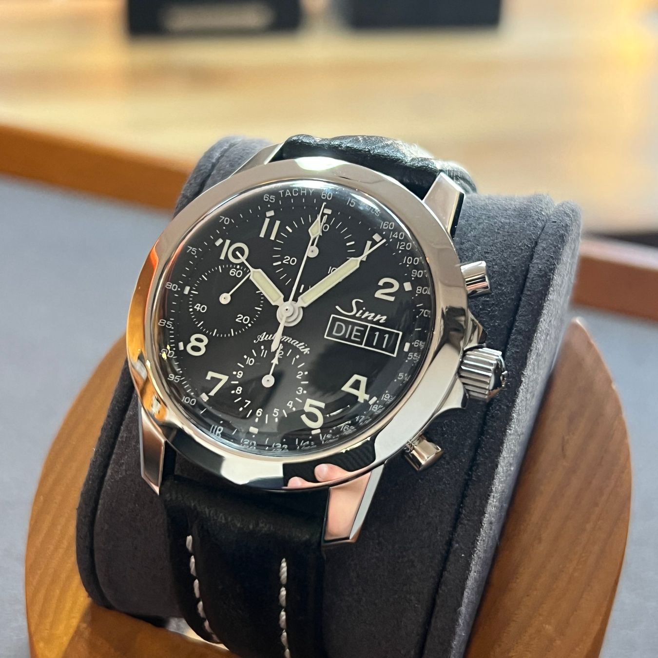 Sinn Montres: Sinn Pilot Chronograph Full Set 103.B.AUTO.POL.TY – D'occasion à Carouge GE par Watchaser 2
