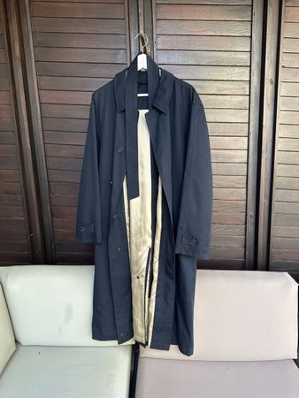 Herren Mantel dunkelblau mit hellem Innenfutter lang