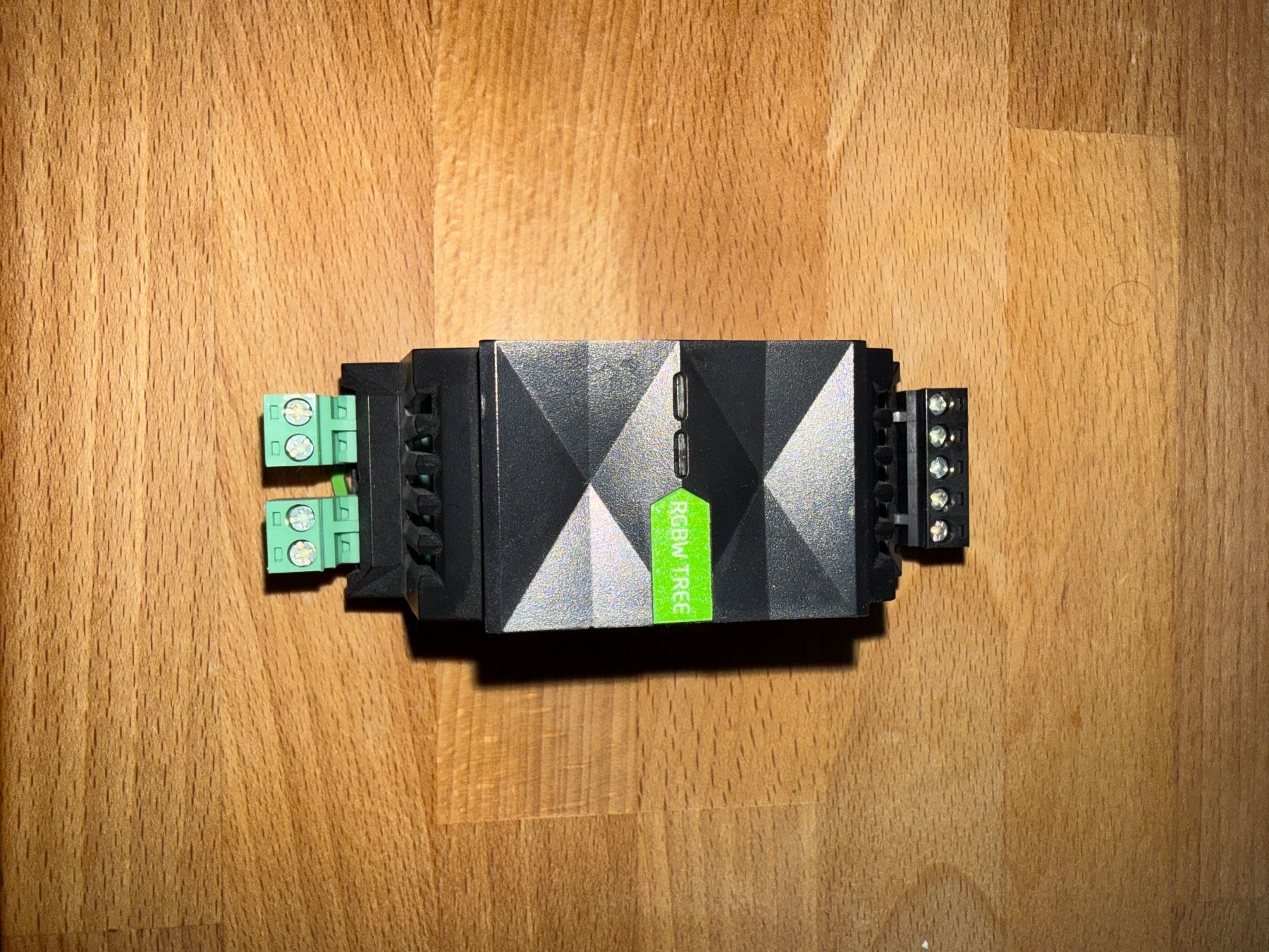 Loxone Componenti elettronici: Loxone RGBW 24V Dimmer Tree – Nuovo (secondo la descrizione) da Baden venduto da rot_shp9