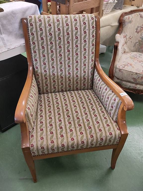 Sessel: Antike Sessel - Set rote Blumenmuster – Gebraucht aus Pratteln von Cartonsducoeur_bl 1