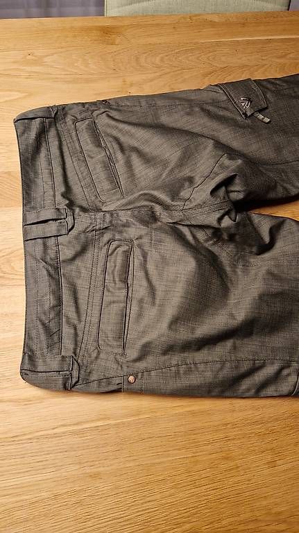 Hosen: Snowboardhose Burton – Gebraucht aus Sarnen von elawid 2