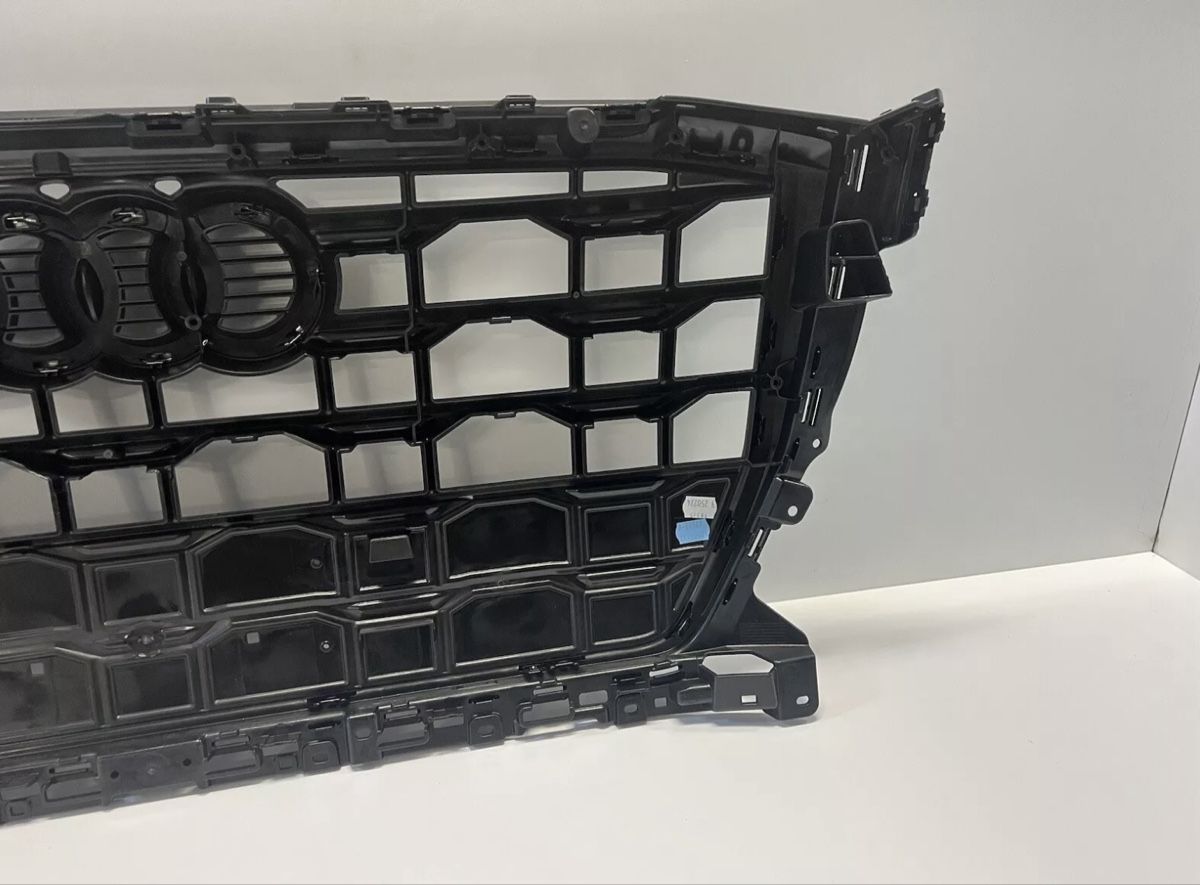 Audi Accessori per altri veicoli: Audi Q2 Kühlergrill ab 2020 – Nuovo (secondo la descrizione) da Gerlafingen venduto da luc_27xh 8