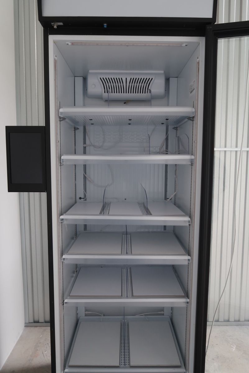 Altro per Gastronomia & Hotel: Verkaufsautomat mit Touchscreen / Getränkeautomat – Usato da Zwingen venduto da apu_pfc2 4