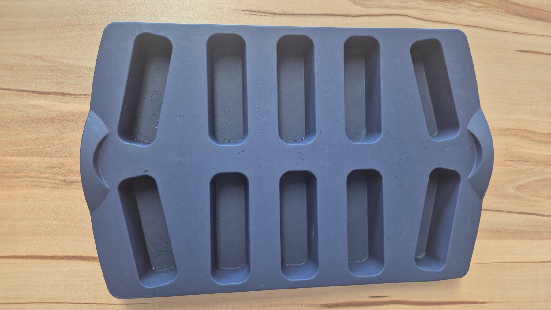 Tupperware Teglie da forno: Tupperware Silikon-Mini-Cakeform – Usato da Unteriberg venduto da Foxcross