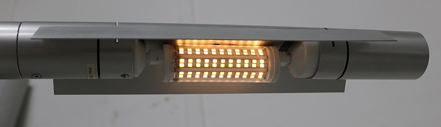 Baltensweiler Lampade: Baltensweiler Bogenlampe mit Halo Stativ – Usato da Volketswil venduto da brockipfannenstil 4