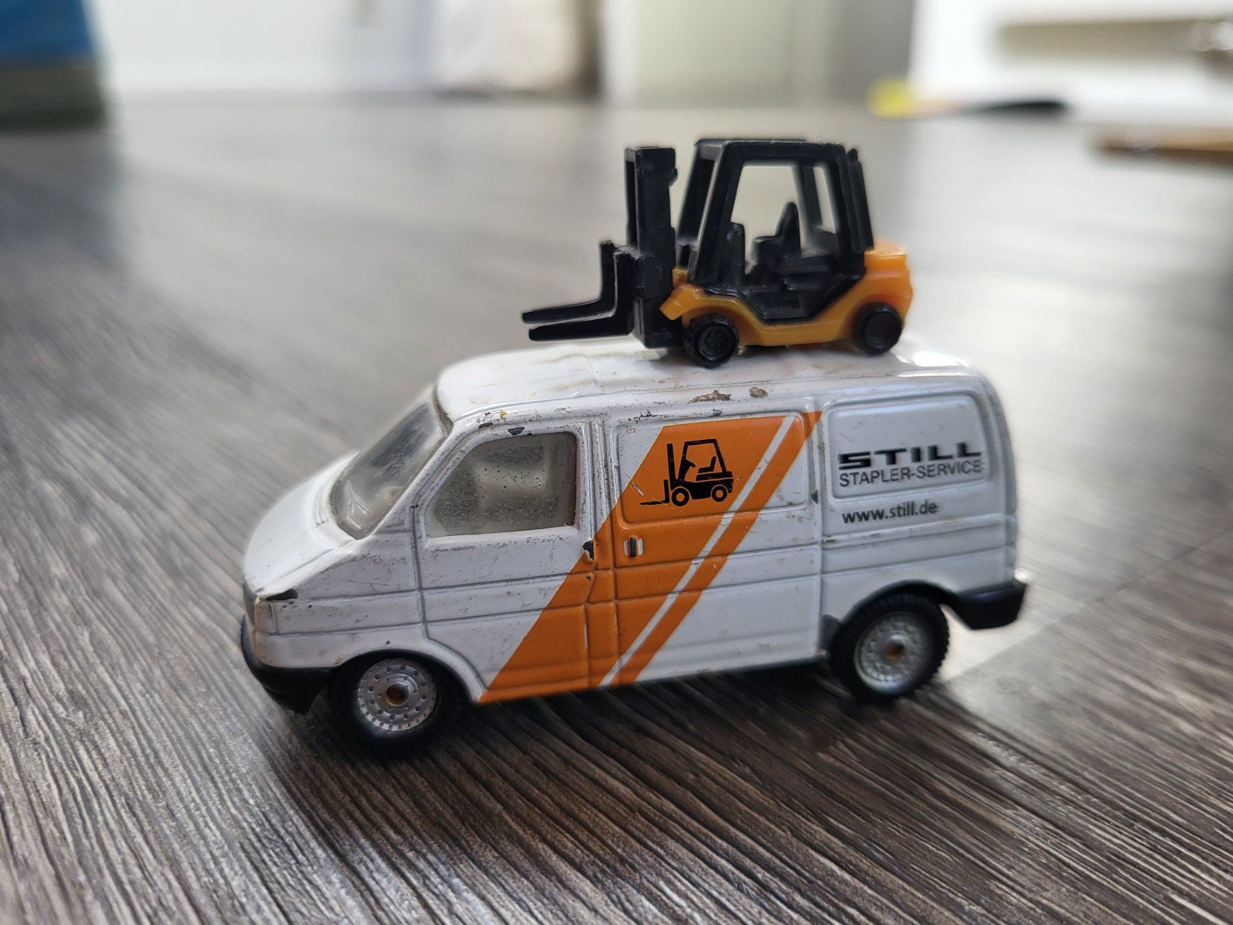 Voitures modèles: Petite voiture – D'occasion à Gampelen par cli_2thg