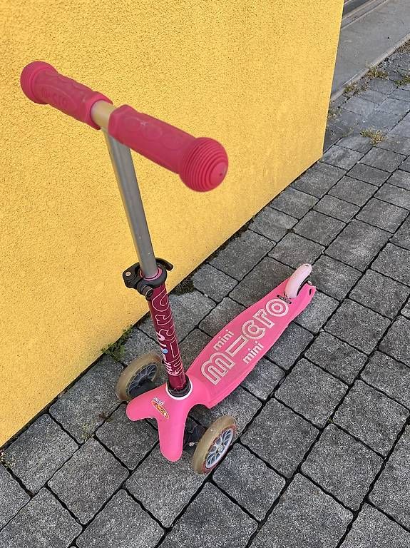 Kickboard: Trotinette / monopattino rosa – Usato da Genestrerio venduto da Ellyellys84