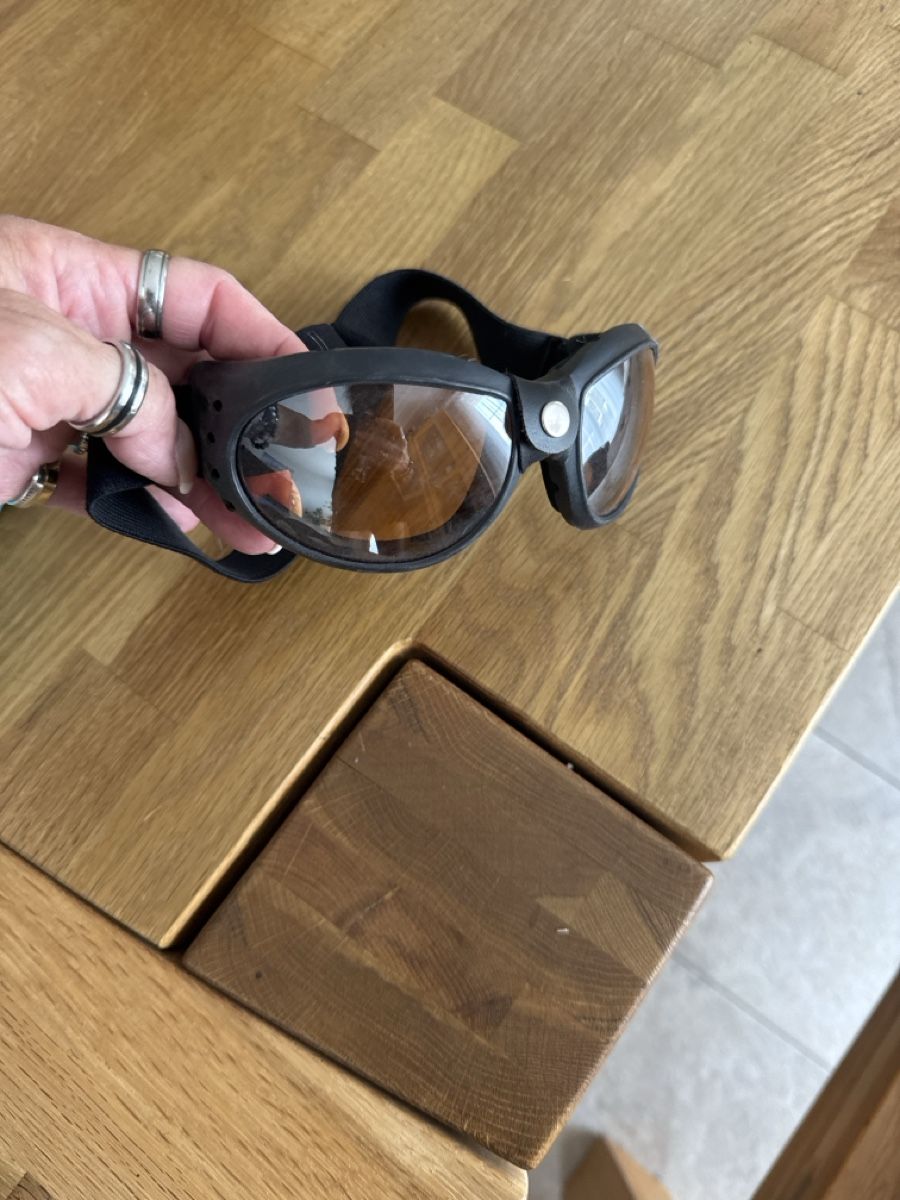 Brillen & Gläser: Töffbrille mit Gummiband – Gebraucht aus Seewen SO von Muggi3