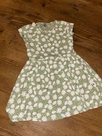 Olivgrünes Kleid 110/116