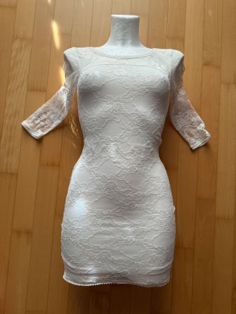 Weisses Spitzenkleid gefüttert, DIVIDED, Grösse 34 neuwertig