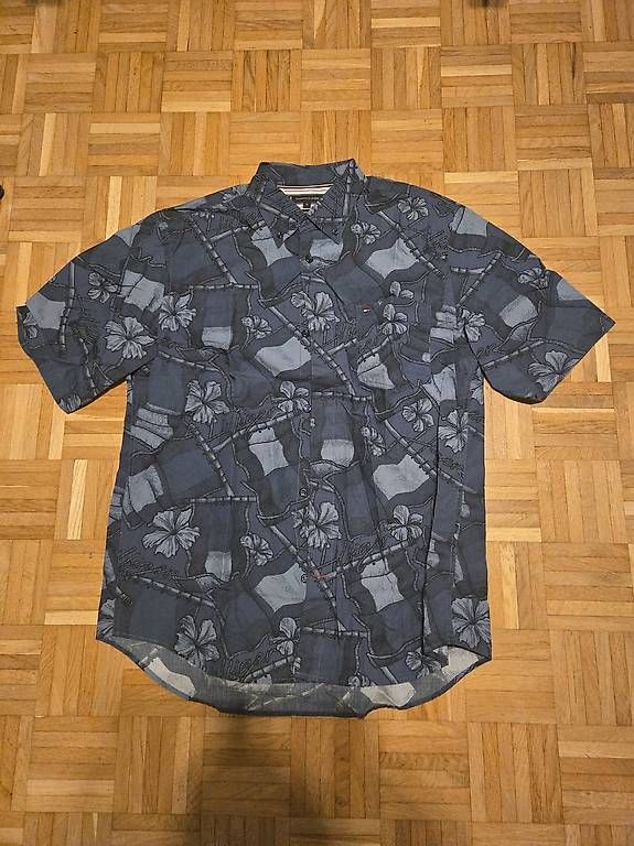 Camicie: Hemden von Tommy Hilfiger – Usato da Kriens venduto da Ragnarson96 1