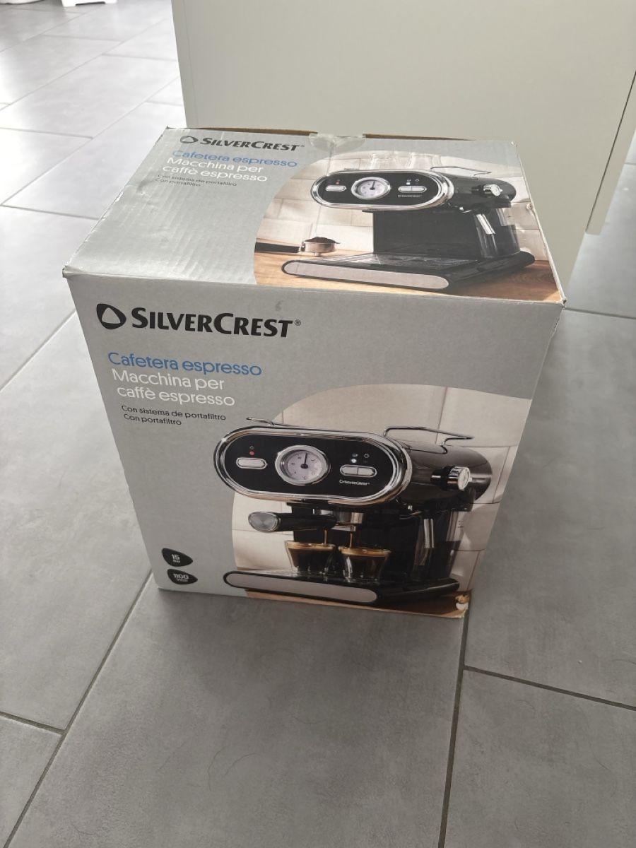 SilverCrest Kaffeemaschinen & Espressomaschinen: Silvercrest Espressomaschine schwarz mit Siebträger neu – Neu (gemäss Beschreibung) aus St. Margrethen SG von fei_rg9j 1