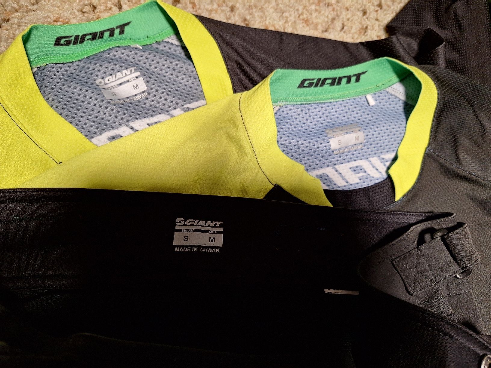 Lotti di vestiti: GIANT Bike Kleidung – Usato da Niederglatt ZH venduto da Bobsli 2