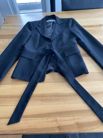 Eleganter Crepe-Blazer in Gr. 34 von Zara, black