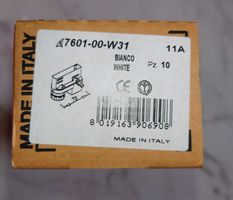 10 Stück 3-Phasen Track Universal-Adapter / Weiss. NEU & OVP