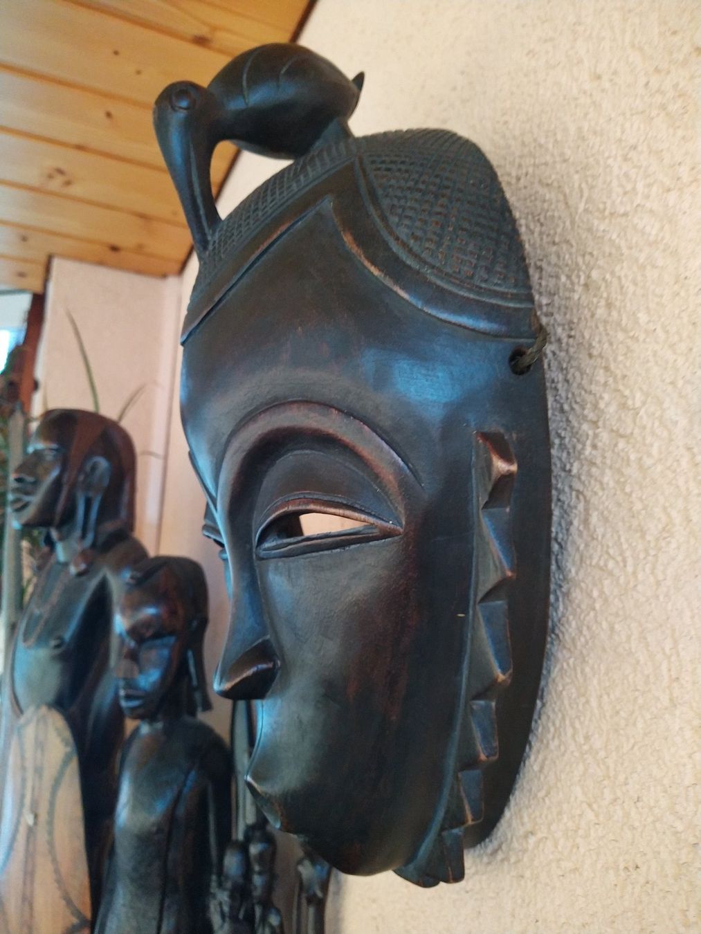 Internationale Kunst: Masque en bois sculpté de style Baoulé/Yaroué, Côte d'Ivoire – Gebraucht aus Le Mont-sur-Lausanne von Atelier_Rezart 1