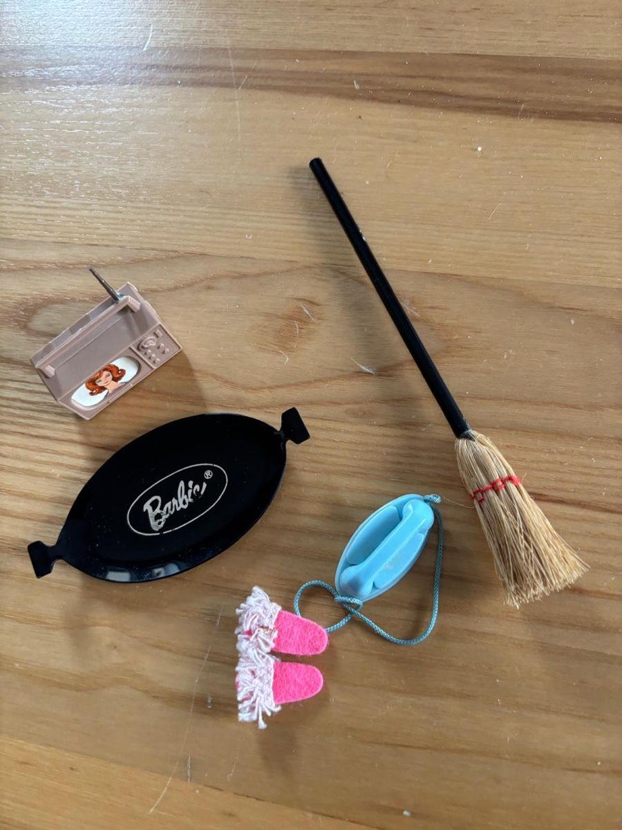 Bambole: Accessoires Barbie – Usato da Poliez-Pittet venduto da dav_h8tl