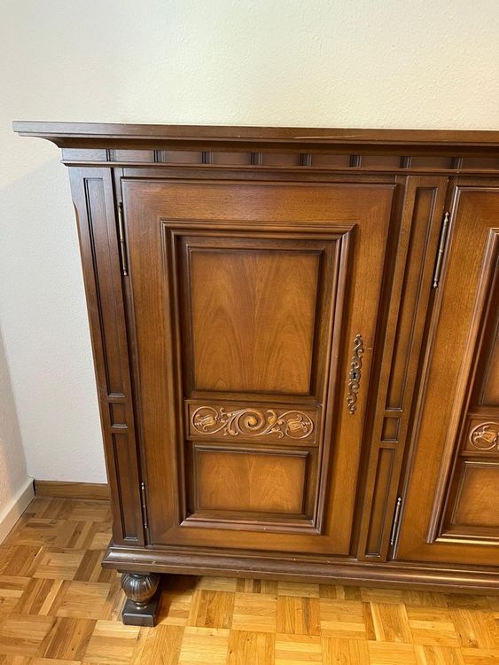 Commodes: Wunderschönes Buffet/Anrichte aus Massivholz, Top Zustand! – D'occasion à Bazenheid par Fabian911 6