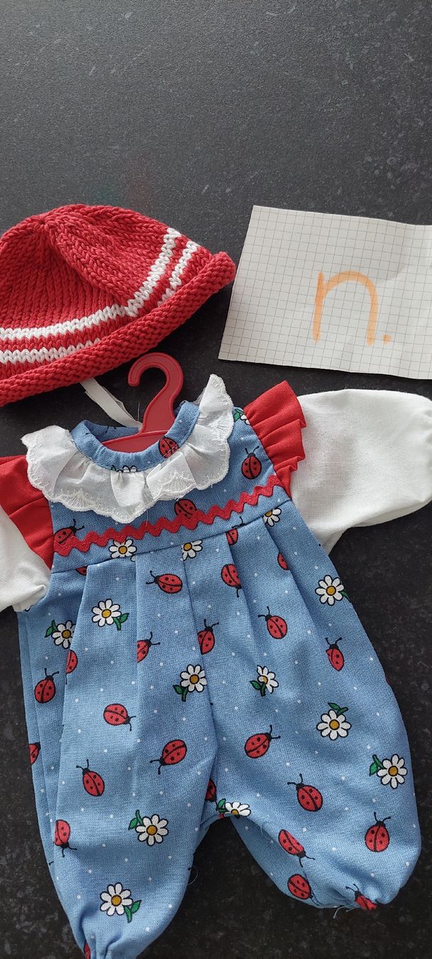 Bambole: neu ungebraucht Puppenkleid  – Nuovo (secondo la descrizione) da Muri AG venduto da nindo1