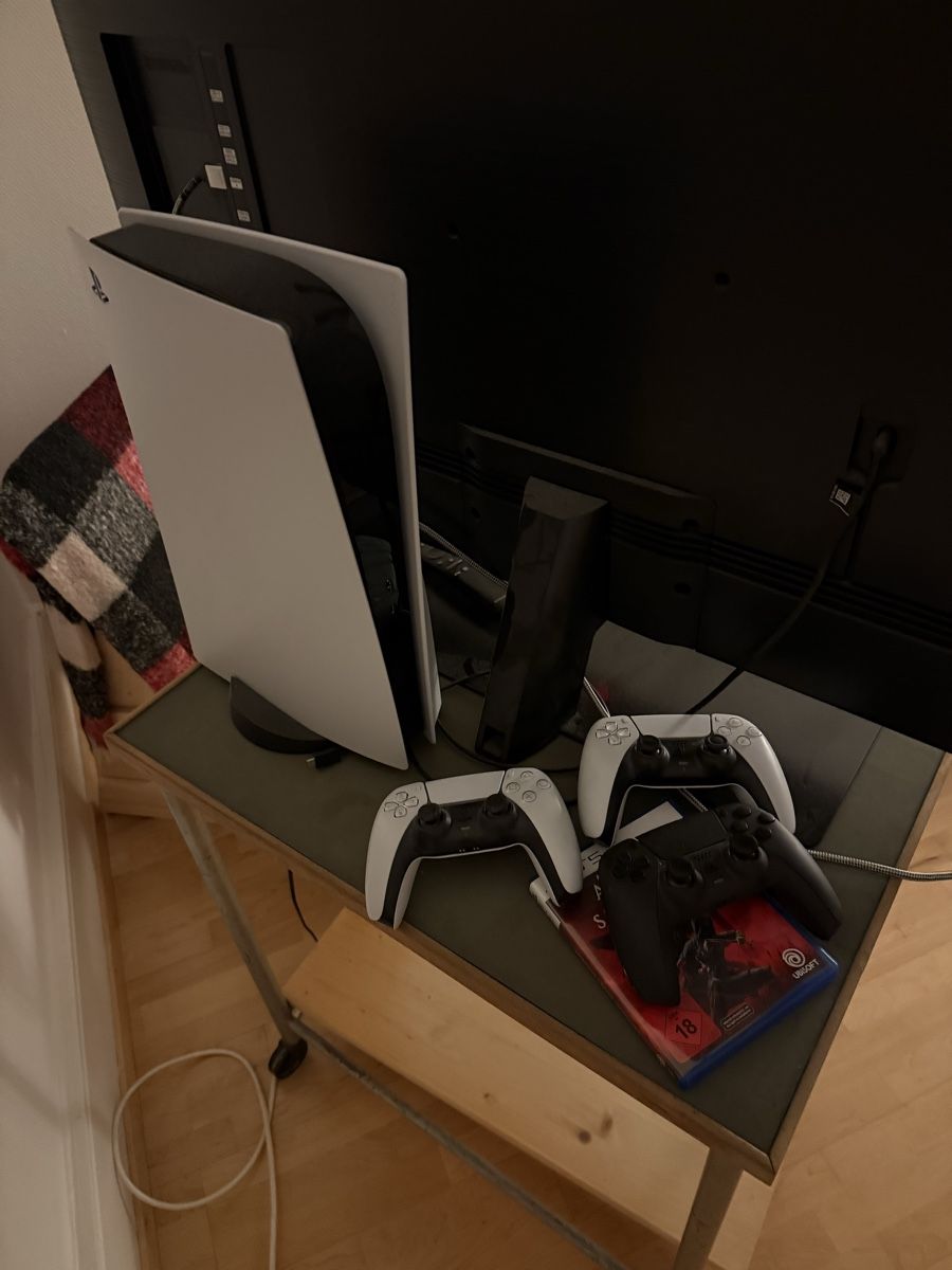 Sony Console: PS5 – Usato da Zürich venduto da Nsab87 1