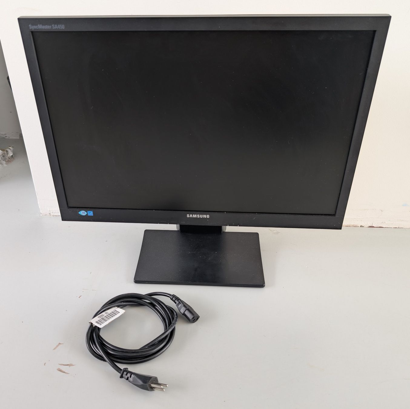 Samsung Monitor: Samsung 22" Monitor - SyncMaster S22A450DW – Usato da Dietlikon venduto da ComdatAG