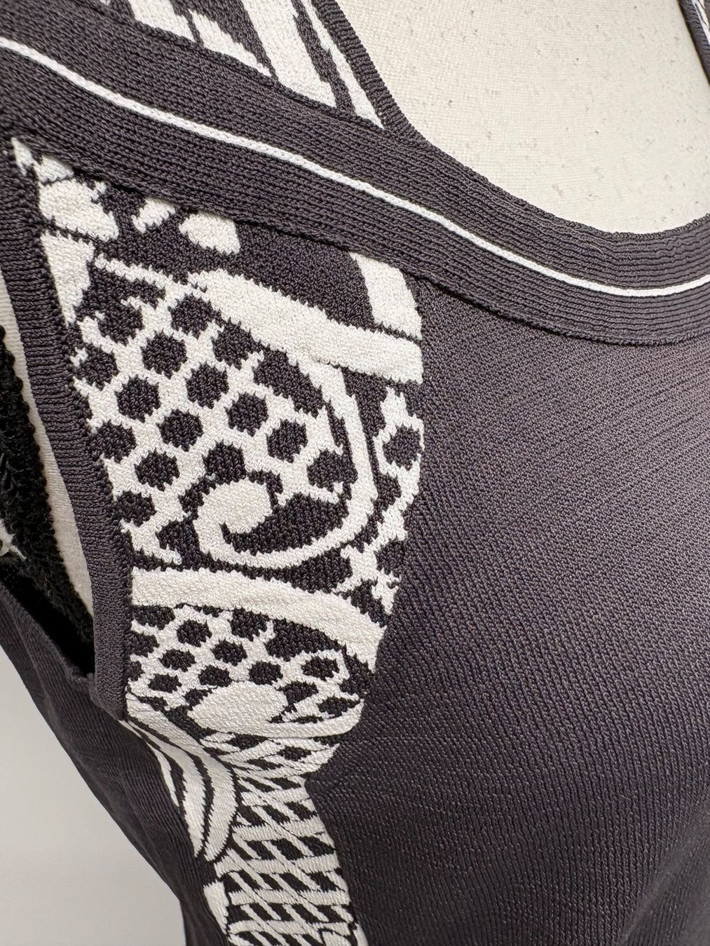 Alba Moda Top: Alba Moda Top grau/weiss 36 Viskose Print – Nuovo (secondo la descrizione) da Regensdorf venduto da secondchancefashion 1