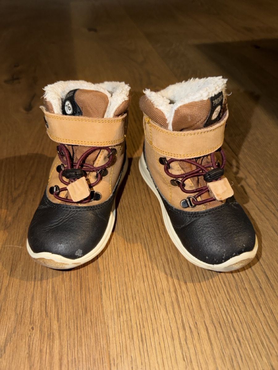 Primigi Chaussures garçon: Primigi-Winterschuhe, Gr. 25 – D'occasion à Forch par Fatou_86