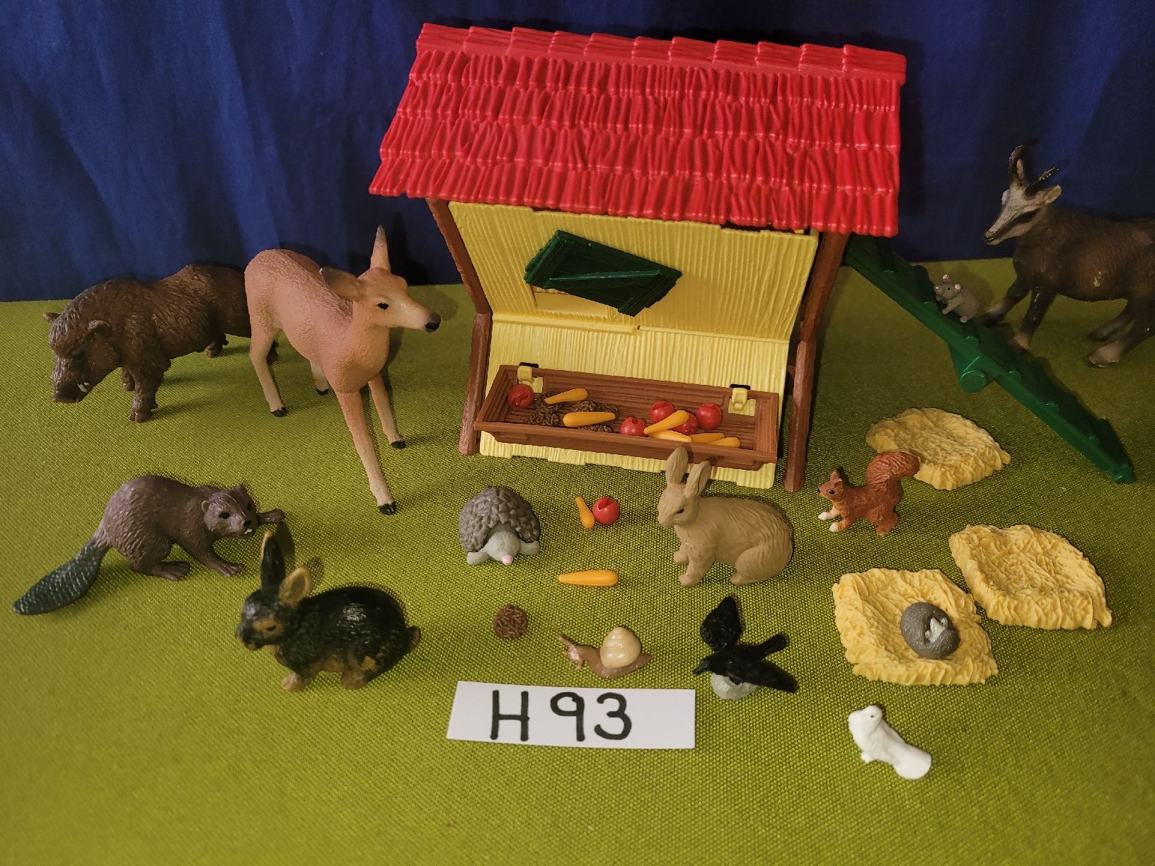 Schleich Giocattoli: Schleich Waldtiere,Futterstation H93 – Usato da Aarberg venduto da Fink010 1