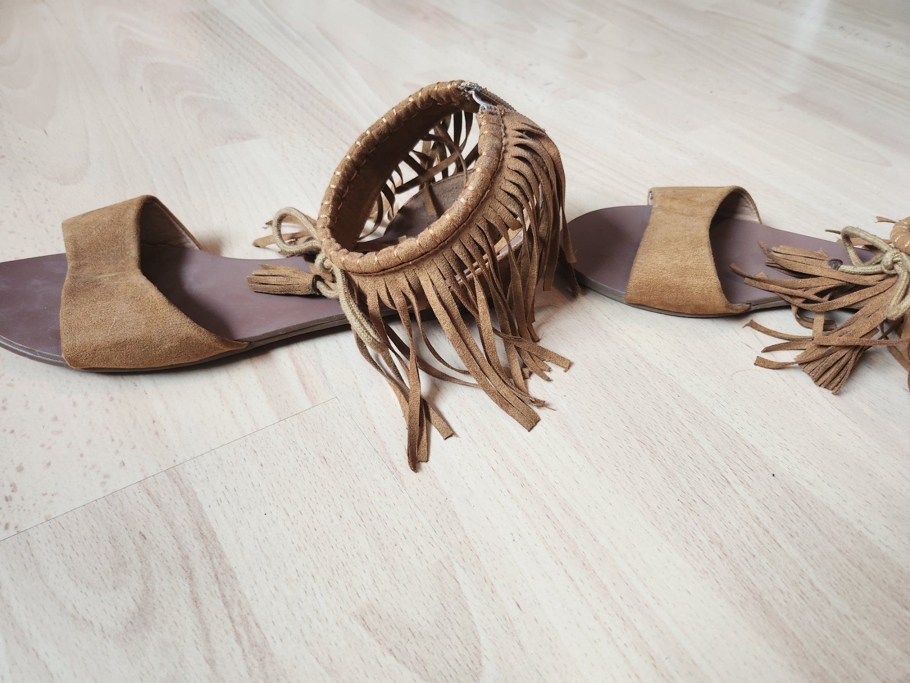 Scarpe da donna: Sandalen mit Fransen – Usato da Kefikon TG venduto da Livline 2