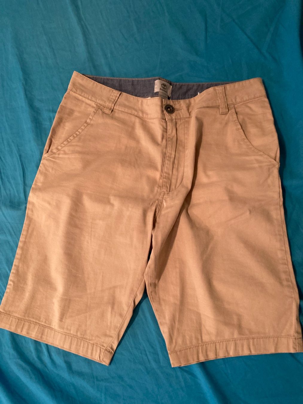 Lotti & Set di vestiti: Leichte Timberland Shorts – Usato da Zürich venduto da Annico1