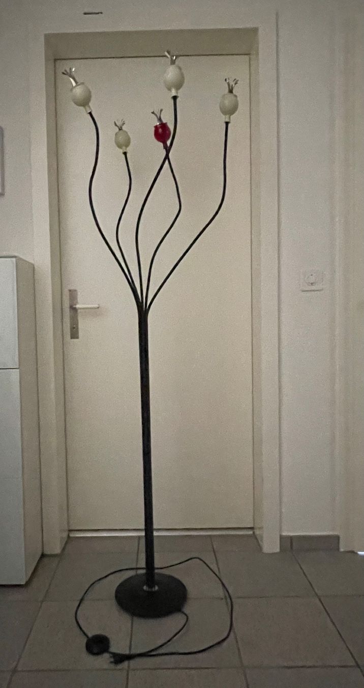 Lampade: Poppy Designer-Stehleuchte – Usato da St. Niklausen LU venduto da Savlissa 1