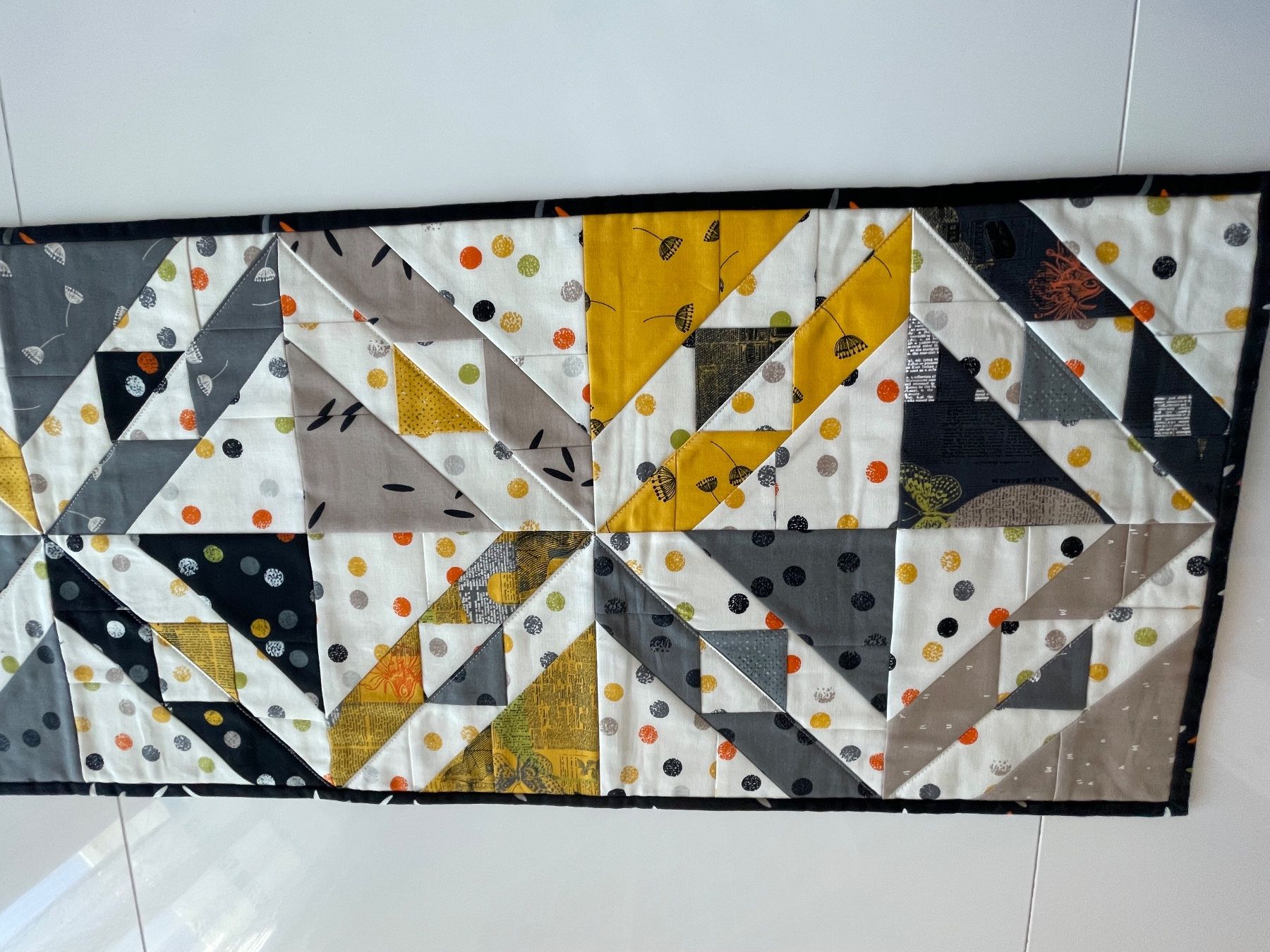 Tessuti: Quilt Chemin de table patchwork, fait main, automne élégant – Nuovo (secondo la descrizione) da La Chaux-de-Fonds venduto da NathalieM07 4
