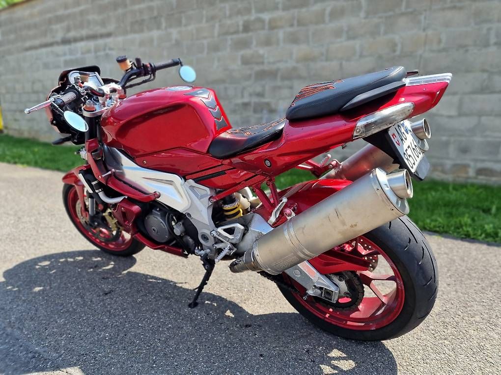 Aprilia Strada: Aprilia Tuono 1000R – Usato da Oberentfelden venduto da Saliba.sami 4